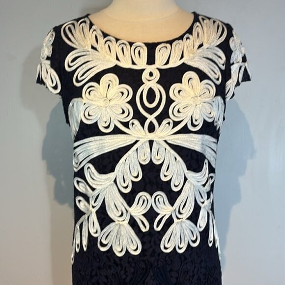 Navy Blue & White Tapework Lace Dress Size 14 - Picture 2 of 13